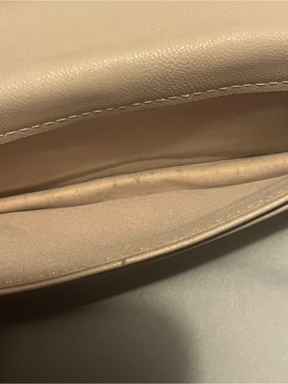 Quilted Padlock Wallet Clutch — Cream - Picture 6 of 8